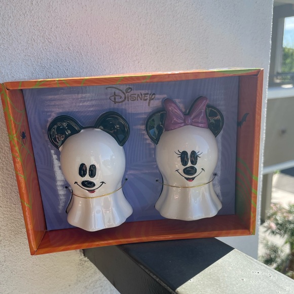 Disney Accessories - Disney Mickey And Minnie Ghost Salt And Pepper
